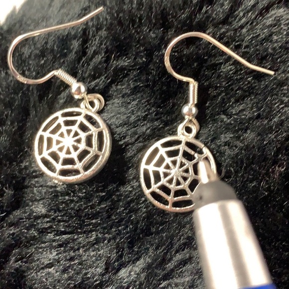 🖤🖤🖤Spider Web Halloween Earrings - Picture 4 of 8